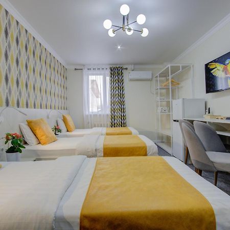 Viva Hotel بيشكيك المظهر الخارجي الصورة