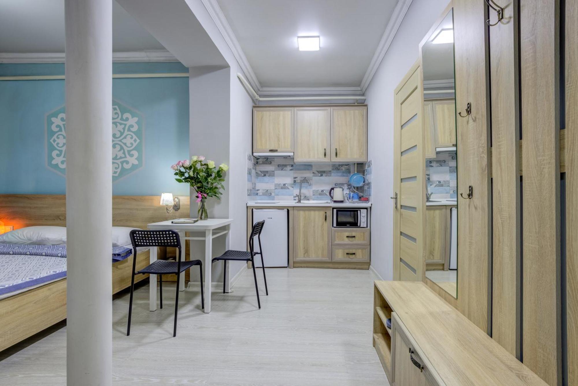 Viva Hotel بيشكيك المظهر الخارجي الصورة