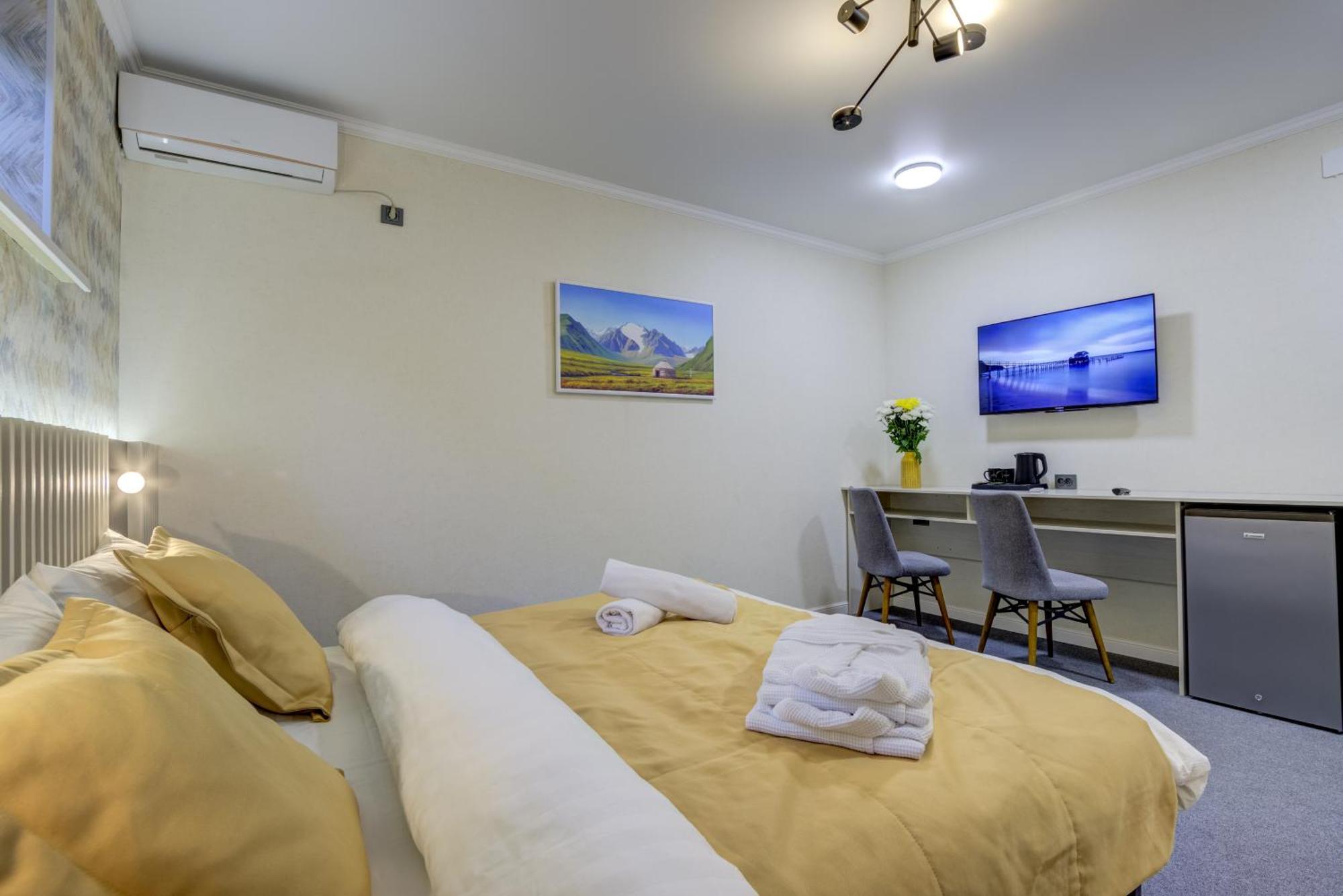 Viva Hotel بيشكيك المظهر الخارجي الصورة