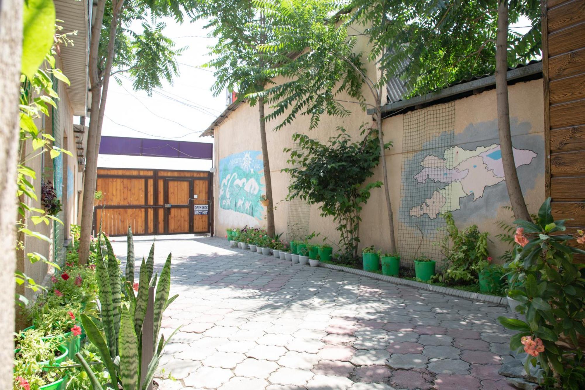 Viva Hotel بيشكيك المظهر الخارجي الصورة