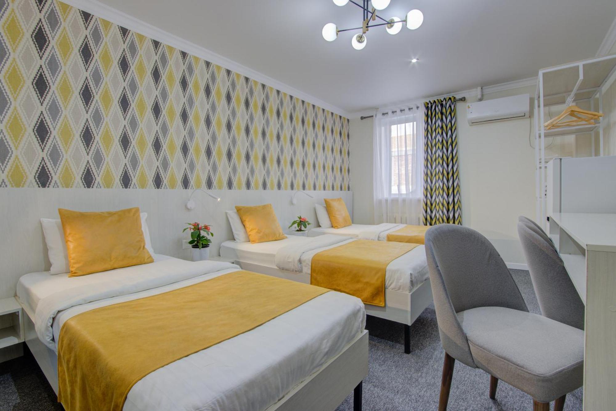 Viva Hotel بيشكيك المظهر الخارجي الصورة