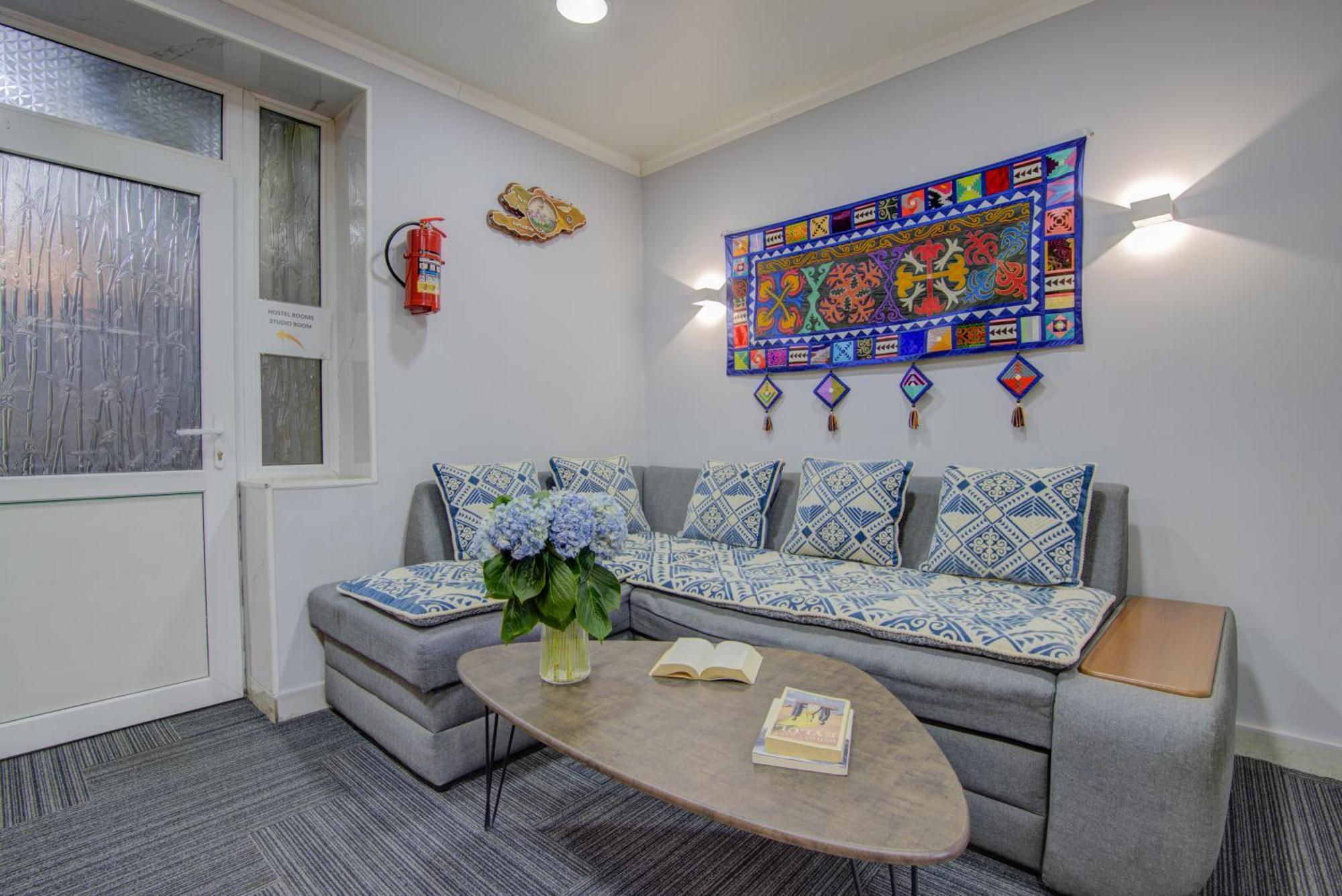 Viva Hotel بيشكيك المظهر الخارجي الصورة